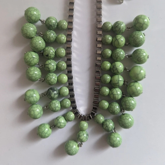 2pc Set - Green  Beaded Silver Hardware Necklace & Lilly Earrings - Picture 6 of 6